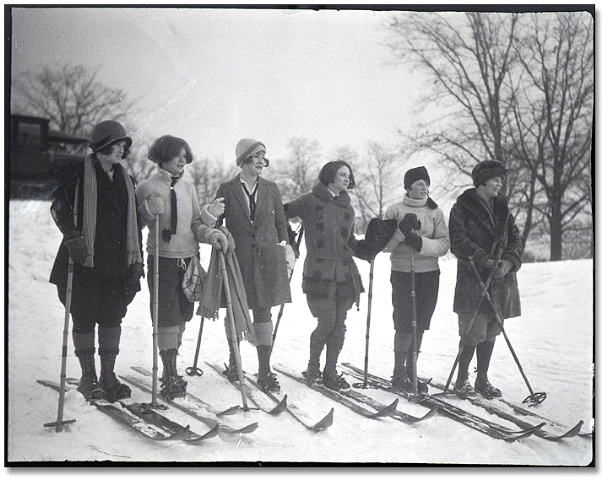 Women skiers